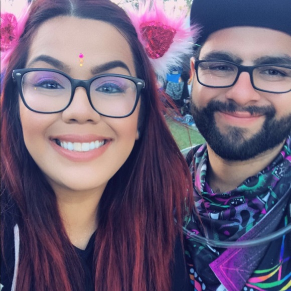 Meet your Posher, Paola - Picture 1 of 1